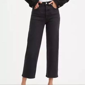 Levi’s Ribcage Straight Ankle Jeans
